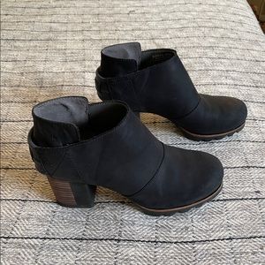 Addington stacked heel ankle boot
